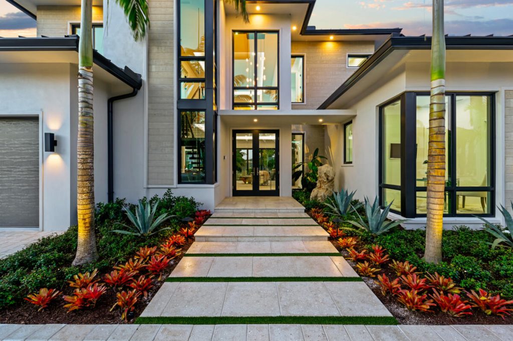 Coconut Palm Estate-Brand New Custom Build — image 3